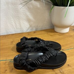 Lafayette 148 New York black flop slides thong 35.5
